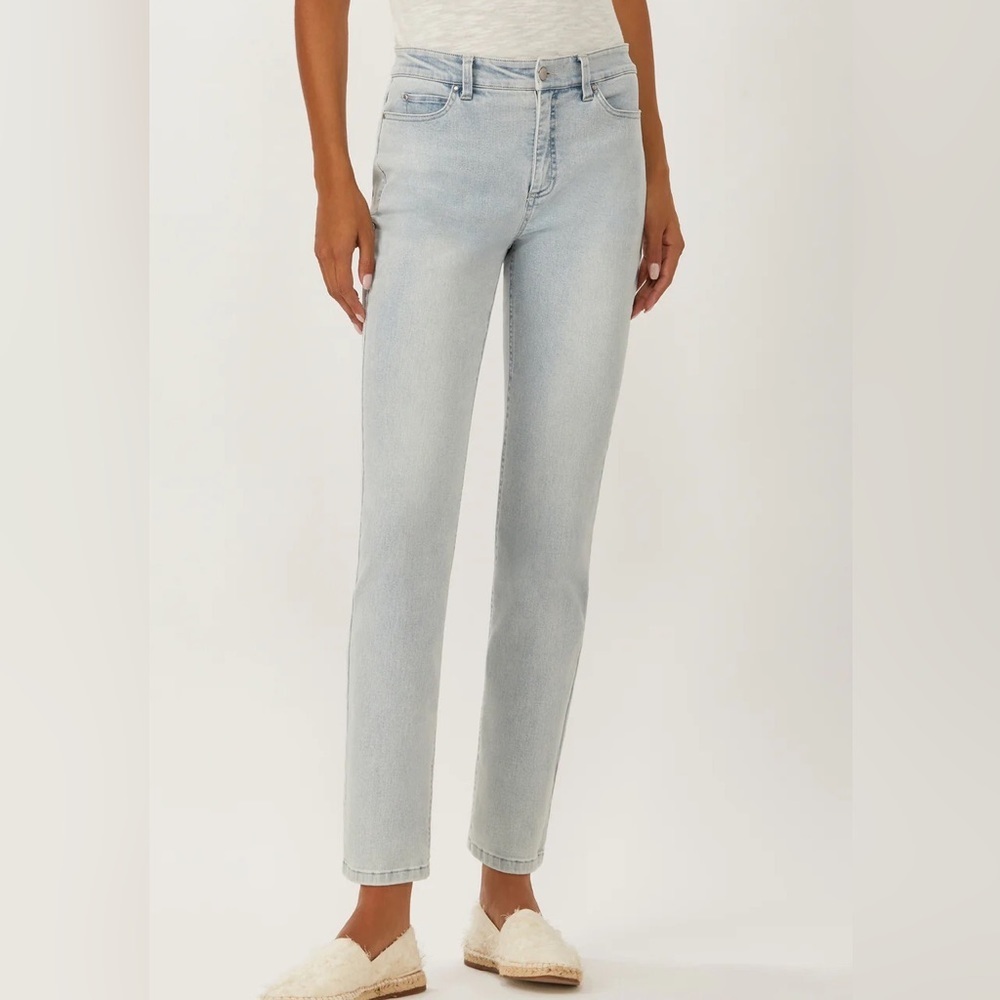 ECRU Mavis Boyfriend Denim Jeans in Light Wash Size 2